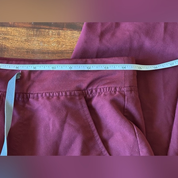 FIGS Technical Collection Zamora Jogger Scrub Pants | Burgundy | Size Small - Picture 10 of 12